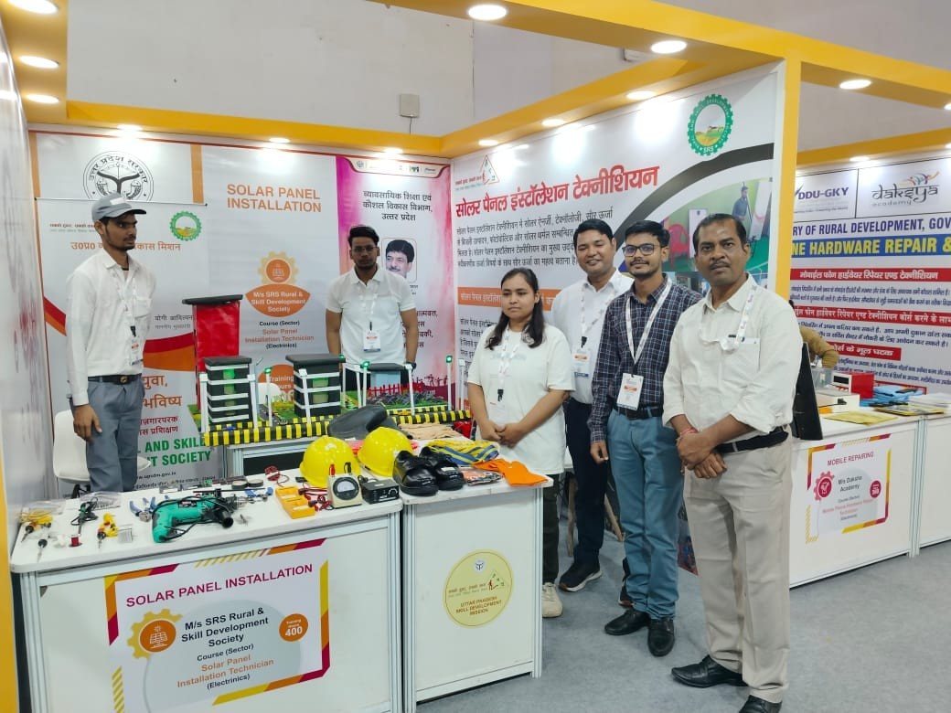 SRS team at the Solar Panel Installation stall